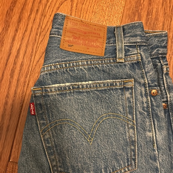 LEVIS 501 STRAIGHT ANKLE JEANS - Picture 6 of 8